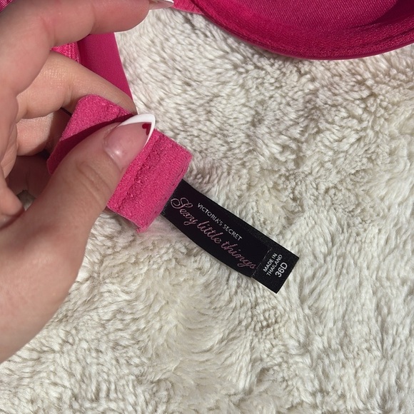 Victoria's Secret Bra Bundle 36D - Picture 9 of 13
